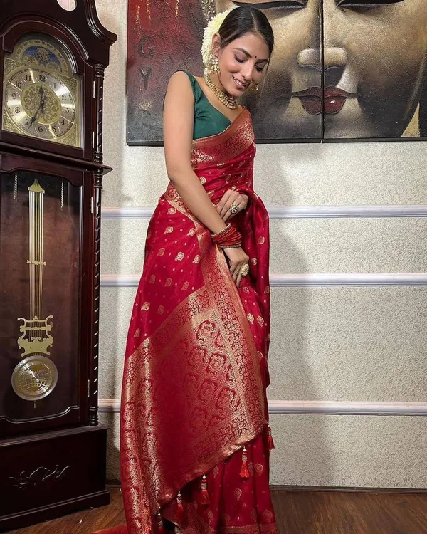 Red_Pure_Banarasi_Saree