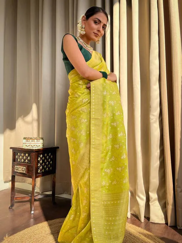 Green_Pure_Banarasi_Saree