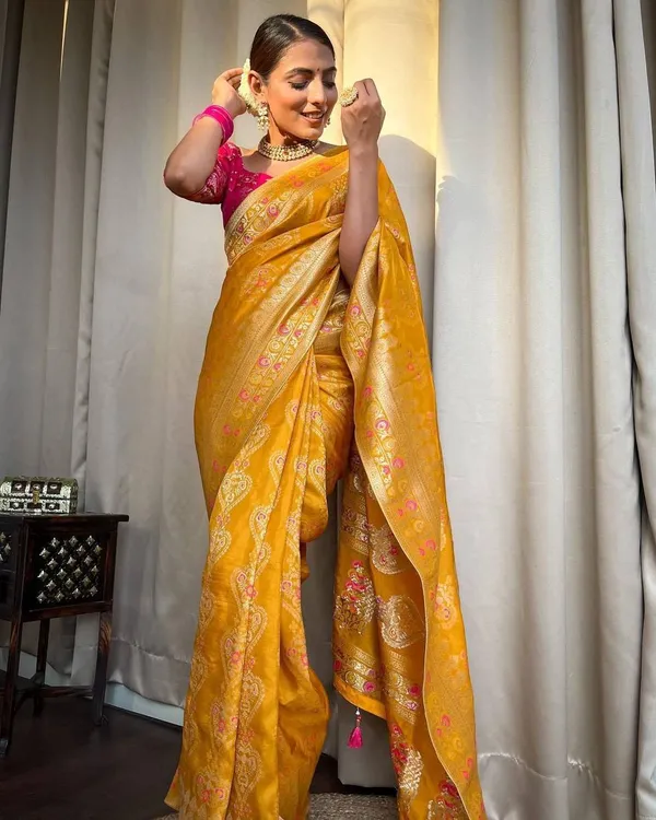 Yellow_Pure_Banarasi_Saree