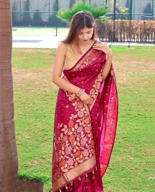 Pink_Embellished_Banarasi_Jacquard_Saree_(Pink)