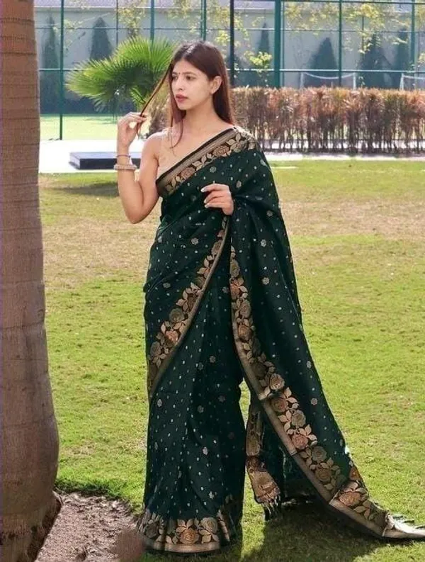 Dark_Green_Embellished_Banarasi_Jacquard_Saree_(Dark_Green)