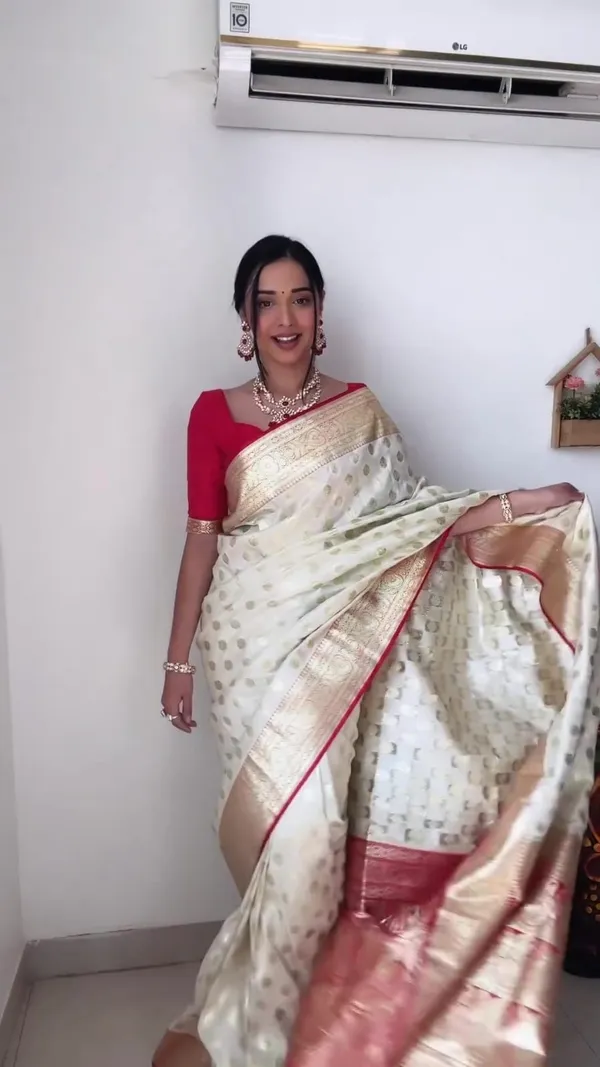White_1-Minute_Ready_To_Wear_Saree
