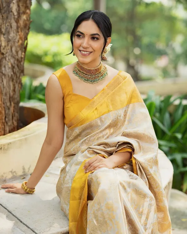 Cream_Yellow_Pure_Banarasi_Saree
