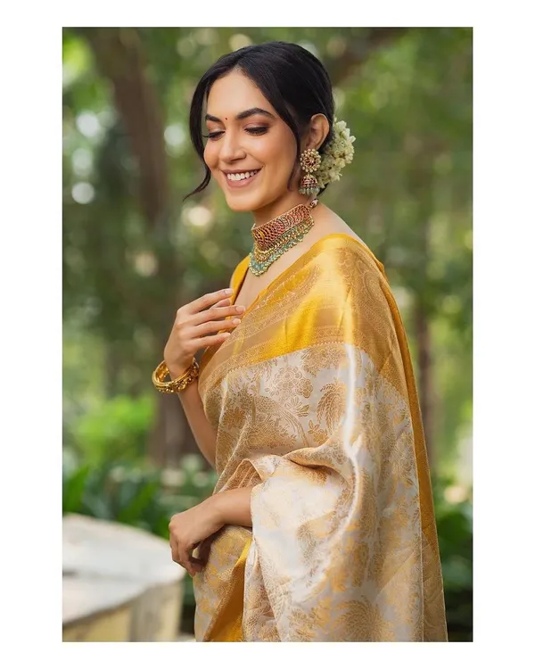 Cream_Yellow_Pure_Banarasi_Saree