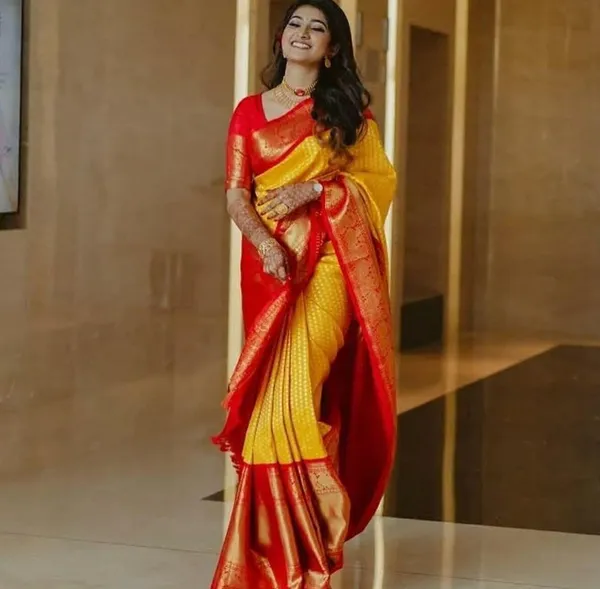 Yellow_Embellished_Banarasi_Jacquard_Saree_(Yellow)