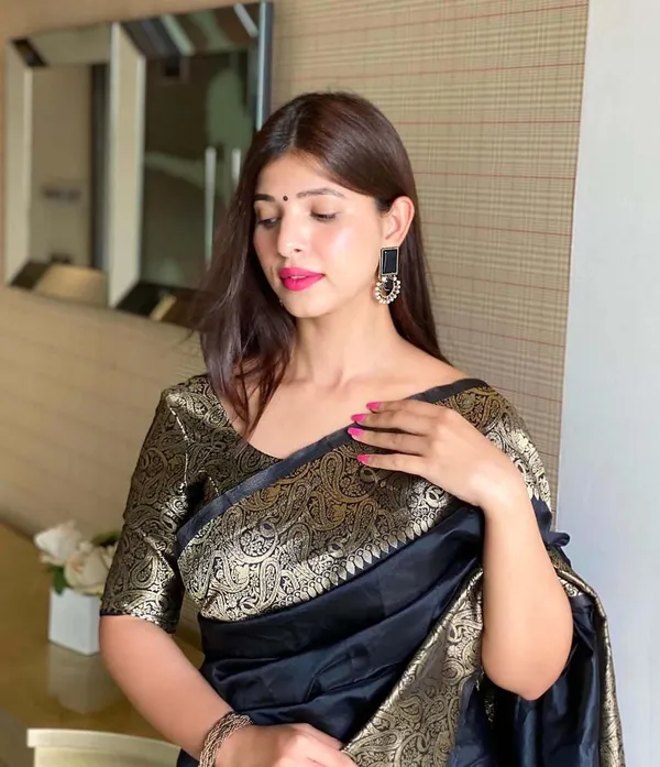 Black_Kanjivaram_Silk__Saree