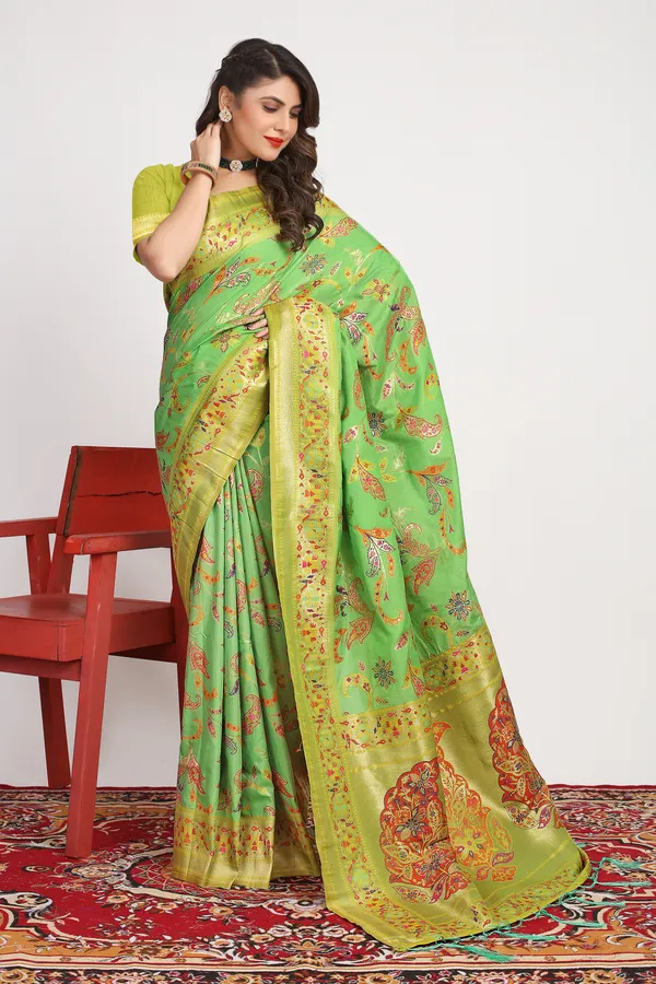 Parrot_Green_Zari_Work_Patola_Silk_Saree