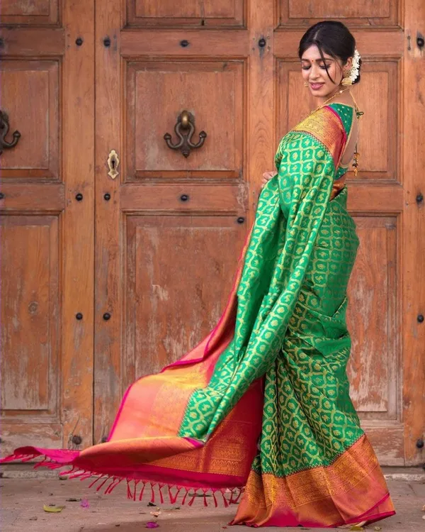 Green_Pure_Banarasi_Saree