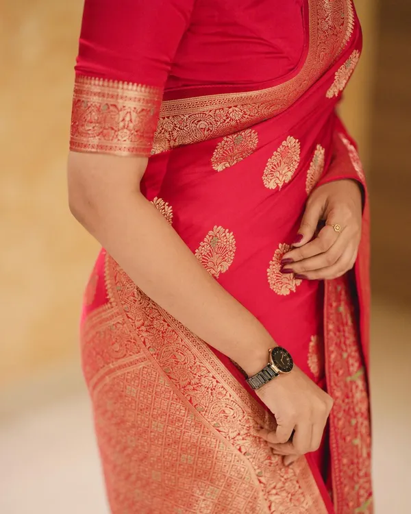 Red_Pure_Banarasi_Saree