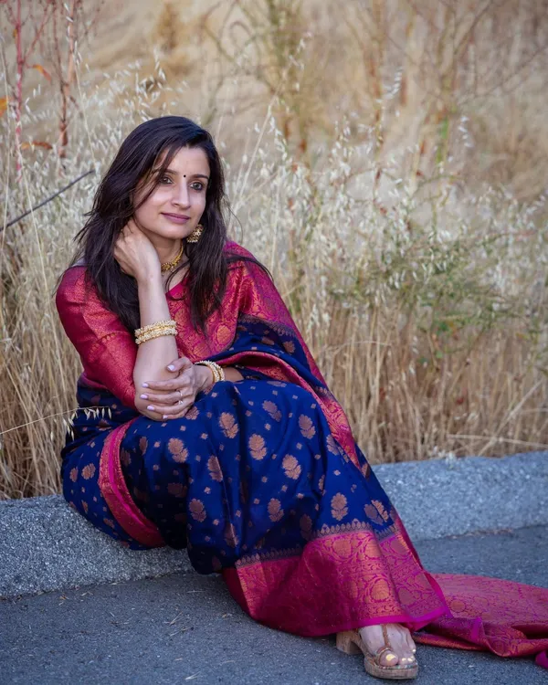 Navy_Blue_Pure_Banarasi_Saree