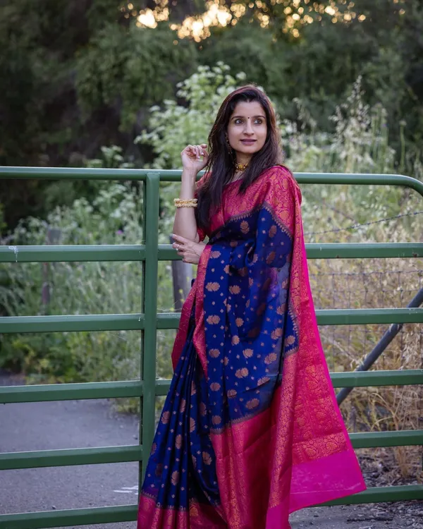 Navy_Blue_Pure_Banarasi_Saree
