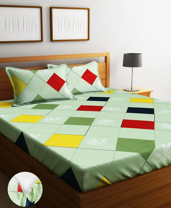 _144TC_Colorful_Geometry_Red_&_Green_Elastic_Fitted_Double_Bedsheet_with_2_King_Size_Pillow_Covers,_Fit_for_Mattress:_72"X75"_&_72"X78"