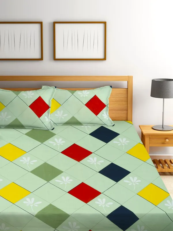 144TC_Colorful_Geometry_Red_&_Green_Double_Bedsheet_with_2_King_Size_Pillow_Covers