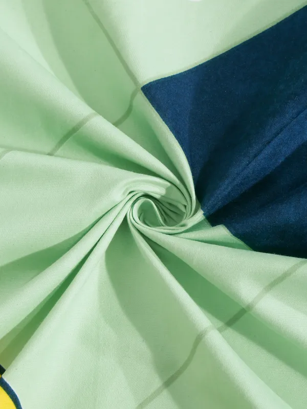 144TC_Colorful_Geometry_Red_&_Green_Double_Bedsheet_with_2_King_Size_Pillow_Covers