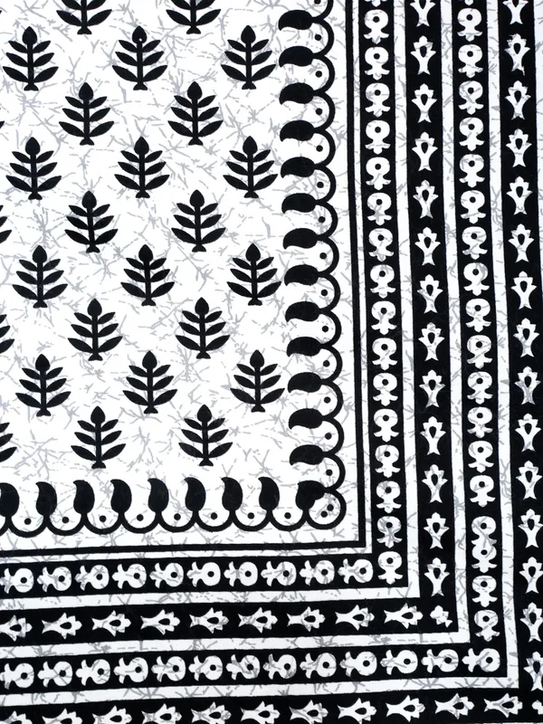210TC_Microfibre_Handblock_Print_Black_Floral_Double_Bedsheet_with_2_King_Size_Pillow_Cover