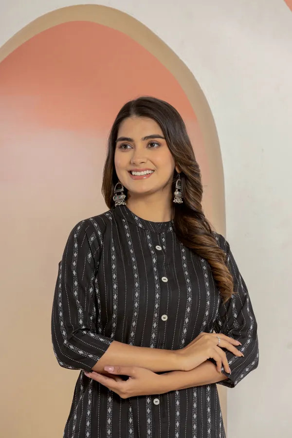 Black_Khadi_Cotton_Woven_Kurta_Pant_Set_for_Women