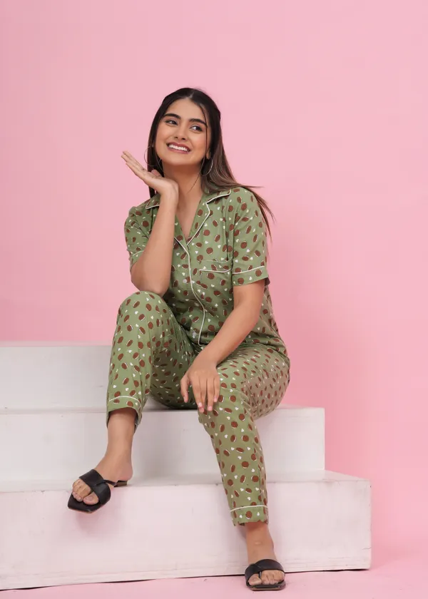 Dark_Green_Rayon_Printed_Shirt_&_Pyjama_set_for_Women