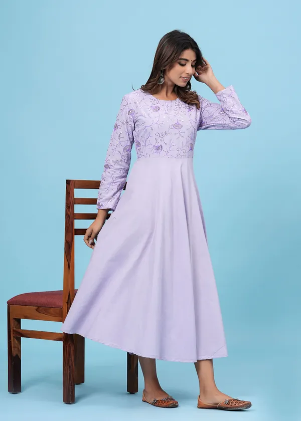 Dizon_Women_Embroidered_Anarkali_Kurta_(Purple)
