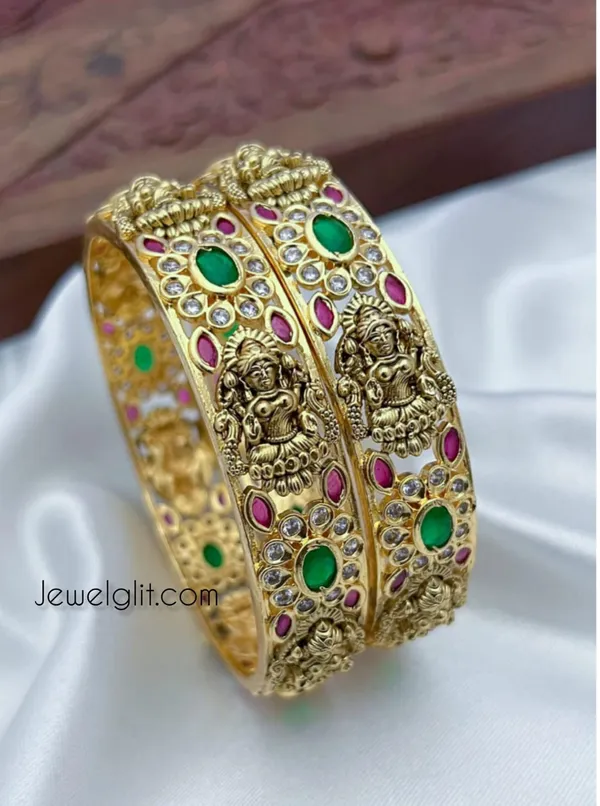 Ruby_Colour_Antiquetemple_Finish_Bangle