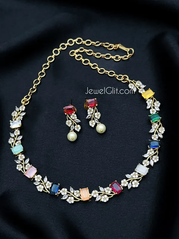 Stunning_Flower_Design_Ad_Necklace_With_Back_Chain