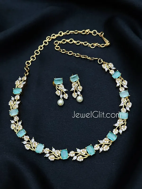 Stunning_Flower_Design_Ad_Necklace_With_Back_Chain