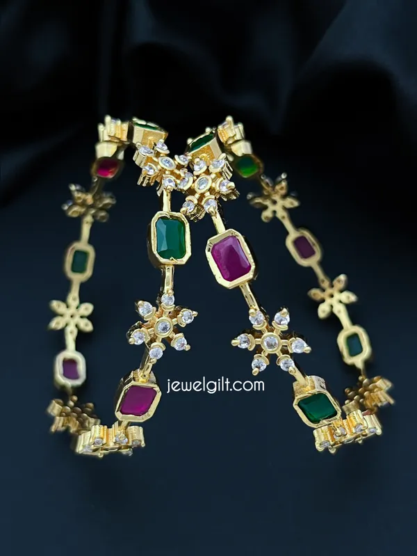Feminine_Microplated_Finish_Ad_Flower_Bangle