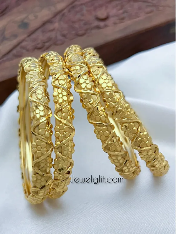 Gold_Colour_Traditional_Microplated_Forming_Bangle