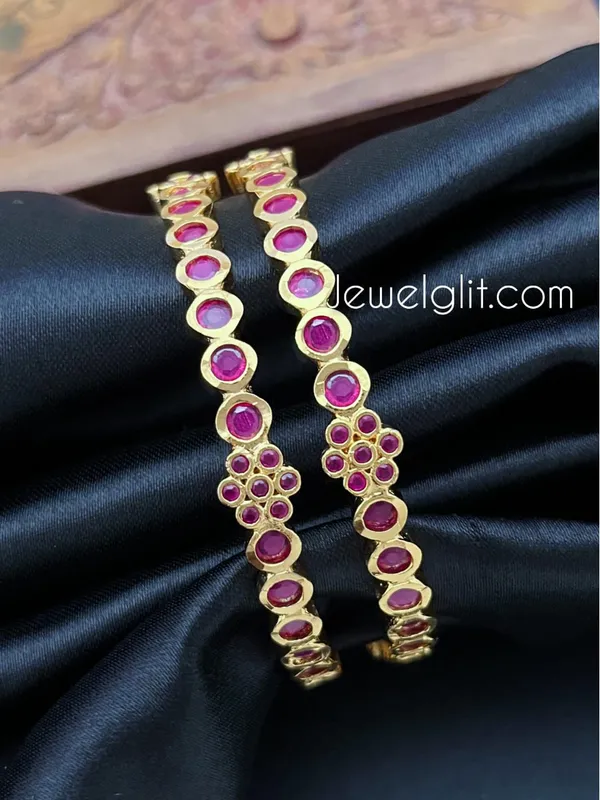 Graceful_Impon_Flower_Bangle_With_Ruby_Stone_Finish