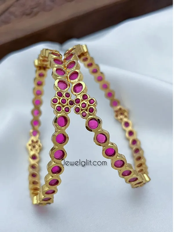 Graceful_Impon_Flower_Bangle_With_Ruby_Stone_Finish