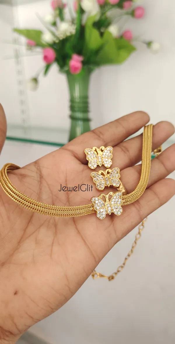 Dazzling_White_Butterfly_Necklace_Set