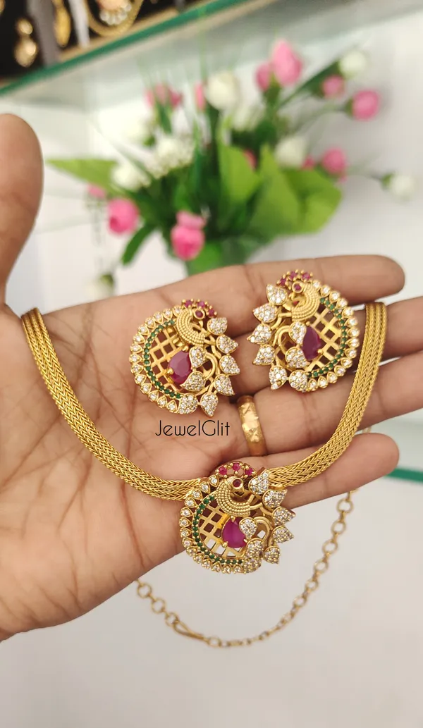 Handcrafted_Peacock_Design_Bigboss_Choker