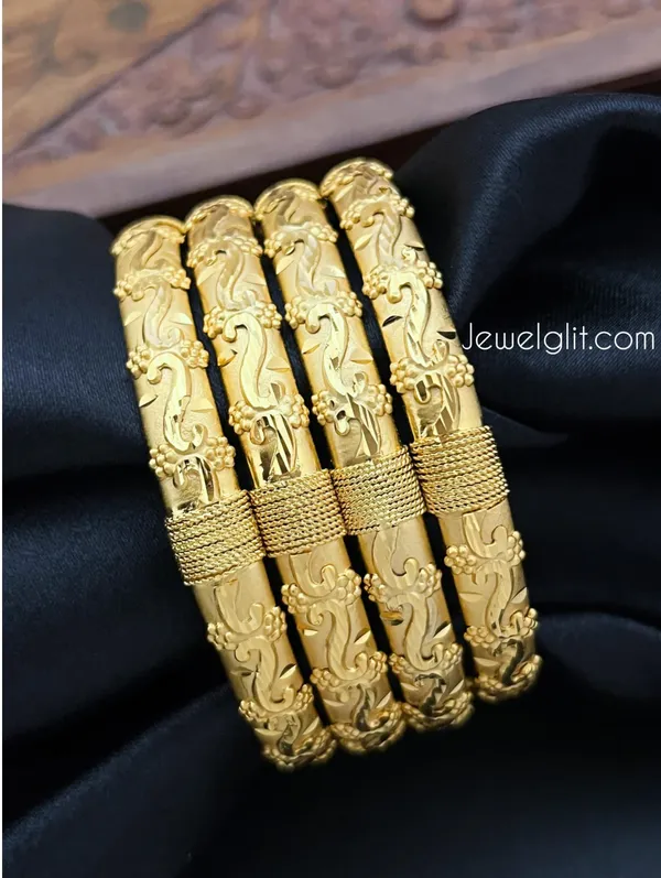 Traditional_Gold_One_Gram_Forming_Bangle