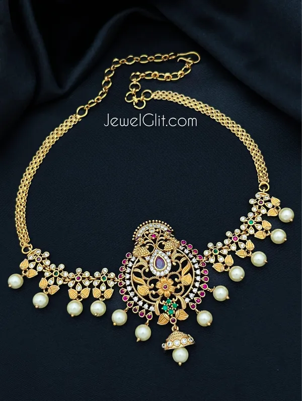 Shimmering_Matte_Finish_Venki_Necklace_With_Pearls