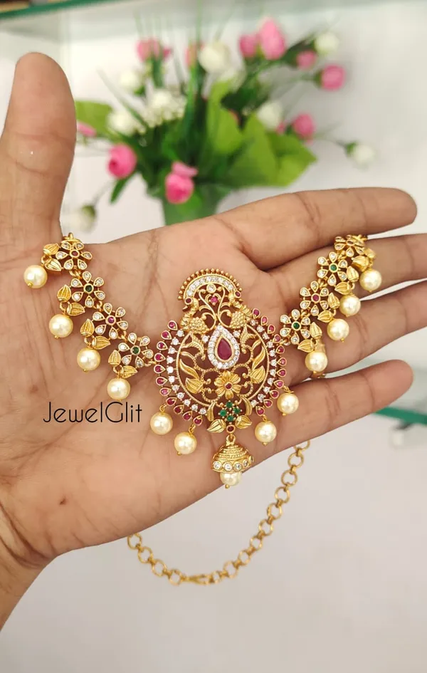 Shimmering_Matte_Finish_Venki_Necklace_With_Pearls