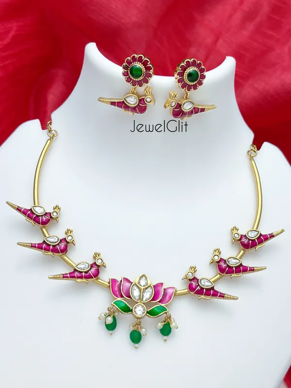 Glittering_Antique_Finish_American_Diamond_Necklace