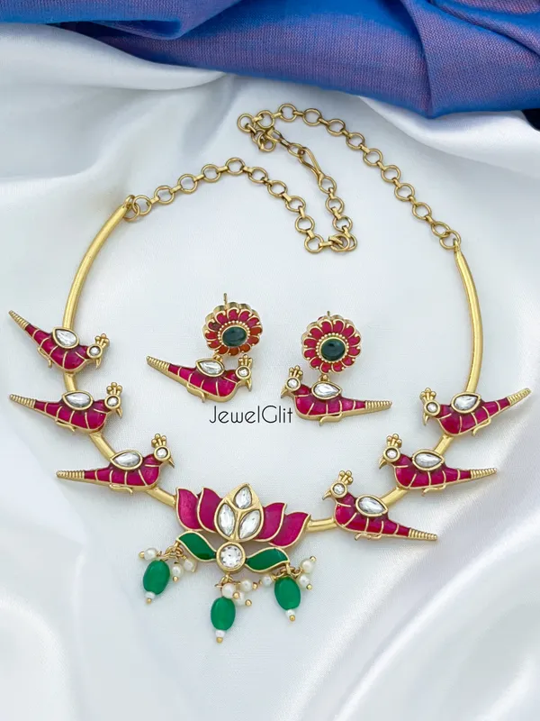 Glittering_Antique_Finish_American_Diamond_Necklace