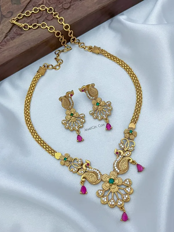 Trendy_New_Variety_Peacock_Necklace