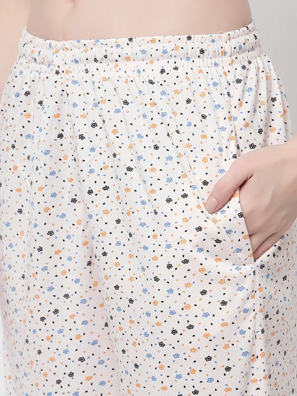 Off_white_Floral_Print_Cotton_Blend_Night_Suit_Set