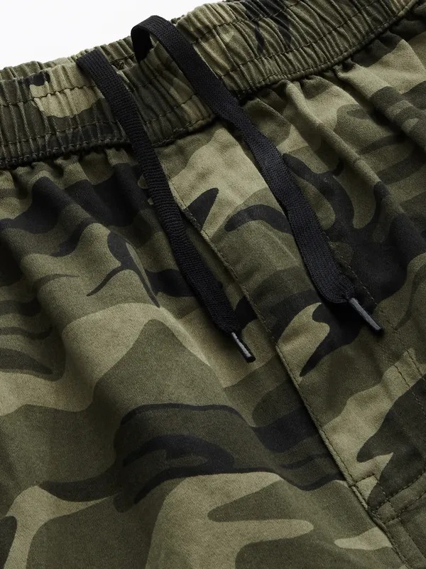 Beige_Shorts_For_Mens