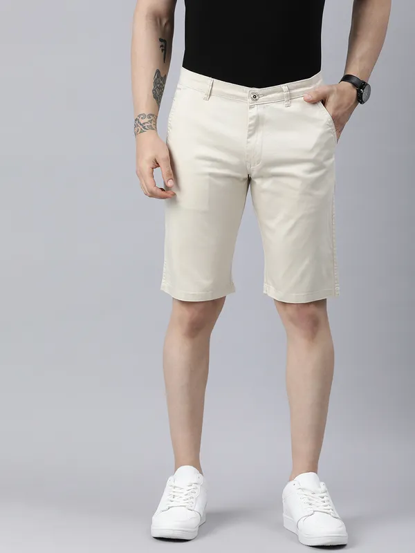 Off_White_Shorts_For_Mens