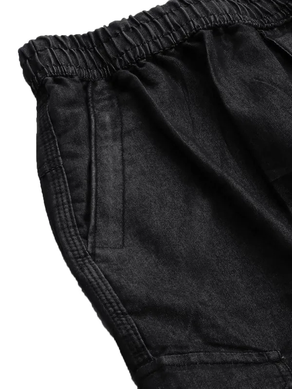 Flat-Front_Cargo_Capri_with_Elasticated_Waist_for_Men