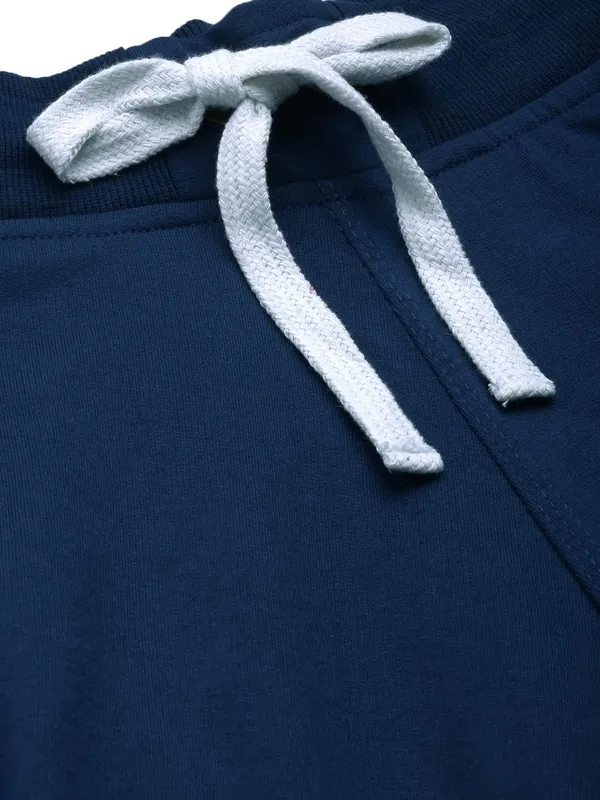 Mid-Rise_Joggers_with_Drawstring_Waist_for_Men