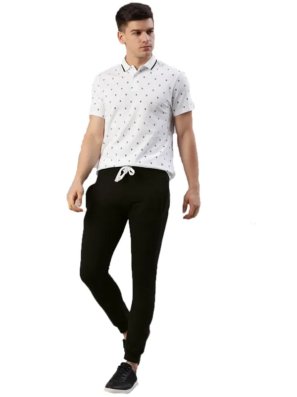 Mid-Rise_Joggers_with_Drawstring_Waist_for_Men