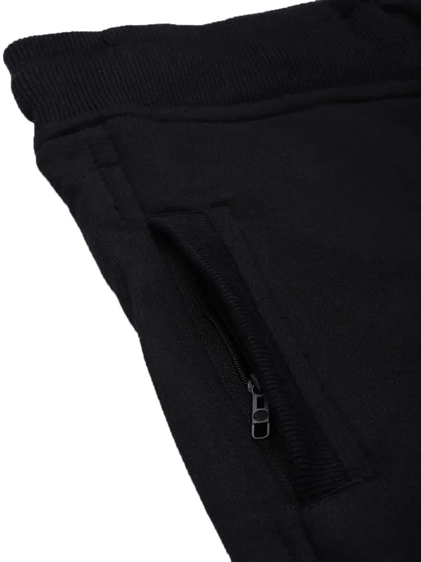 Mid-Rise_Joggers_with_Drawstring_Waist_for_Men
