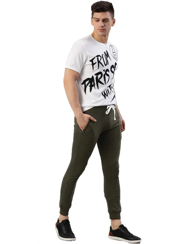 Mid-Rise_Joggers_with_Drawstring_Waist_for_Men