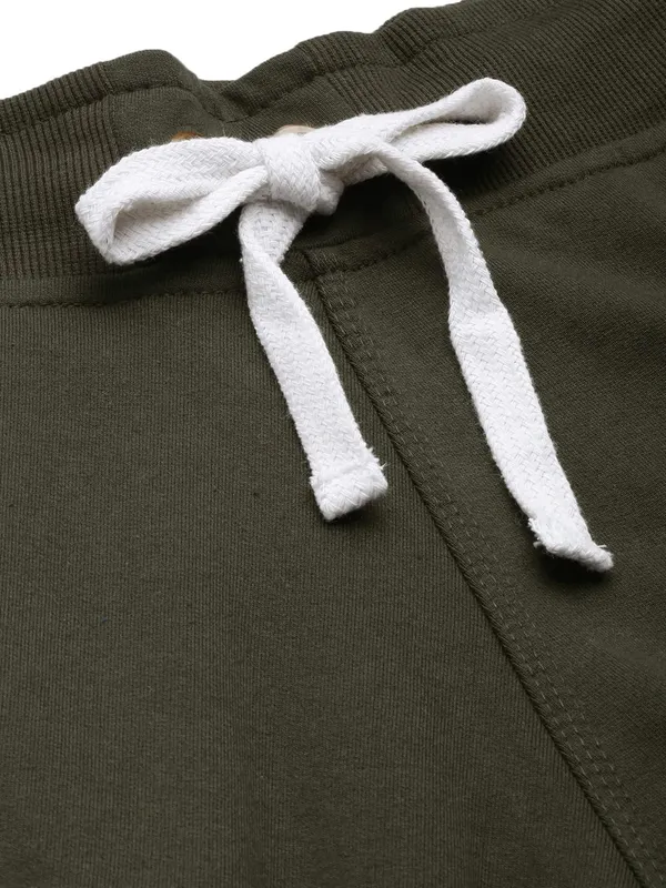 Mid-Rise_Joggers_with_Drawstring_Waist_for_Men