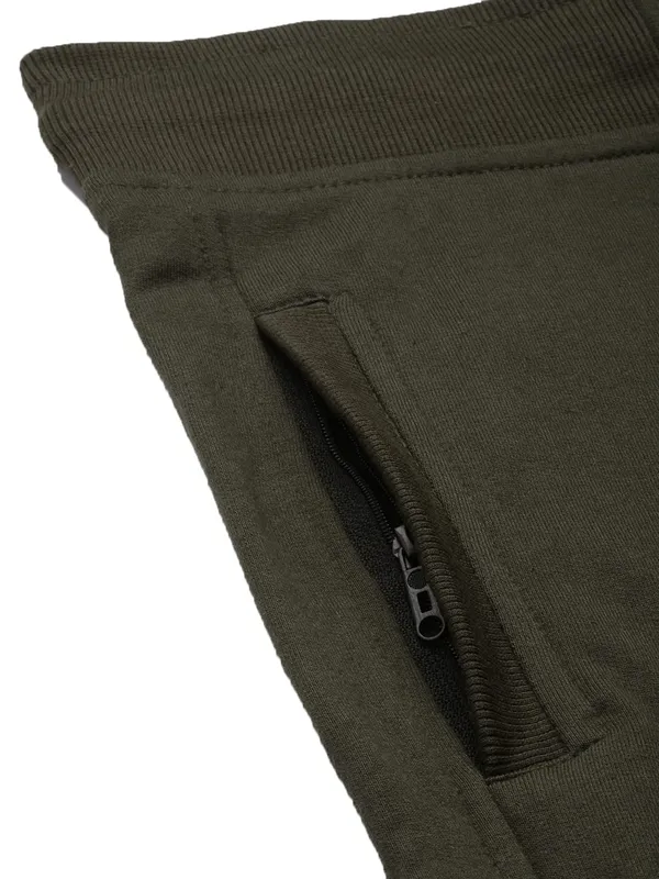Mid-Rise_Joggers_with_Drawstring_Waist_for_Men