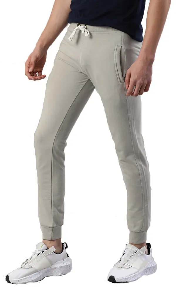 Mid-Rise_Joggers_with_Drawstring_Waist_for_Men