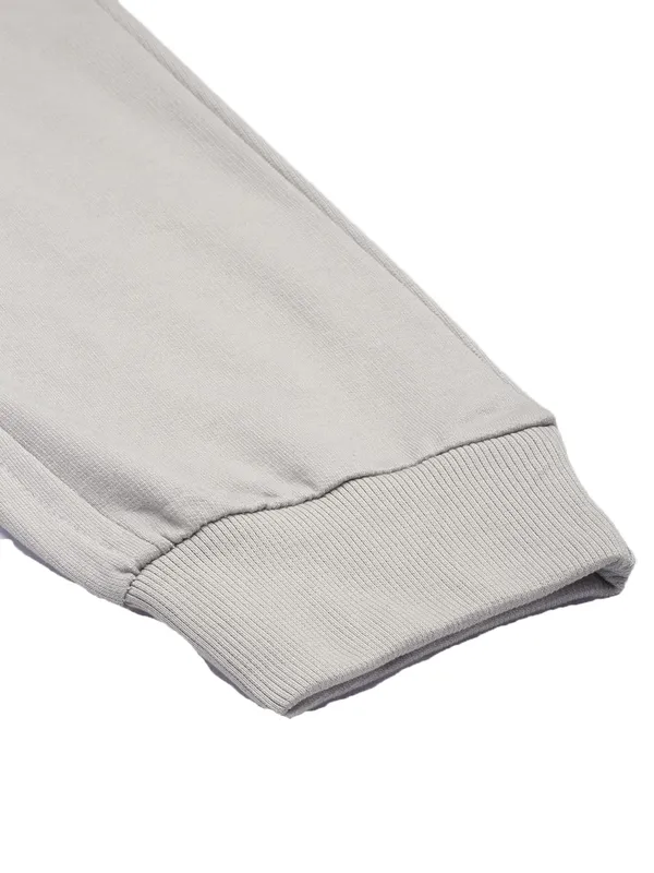 Mid-Rise_Joggers_with_Drawstring_Waist_for_Men