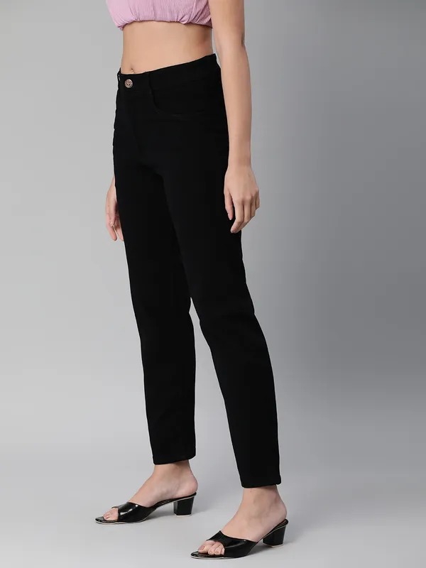 Black_Jeans_For_Women